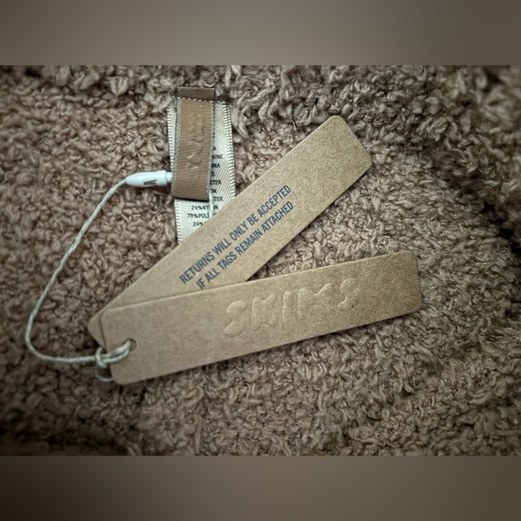 SKIMS Cozy Knit Short - Picture 3 of 5